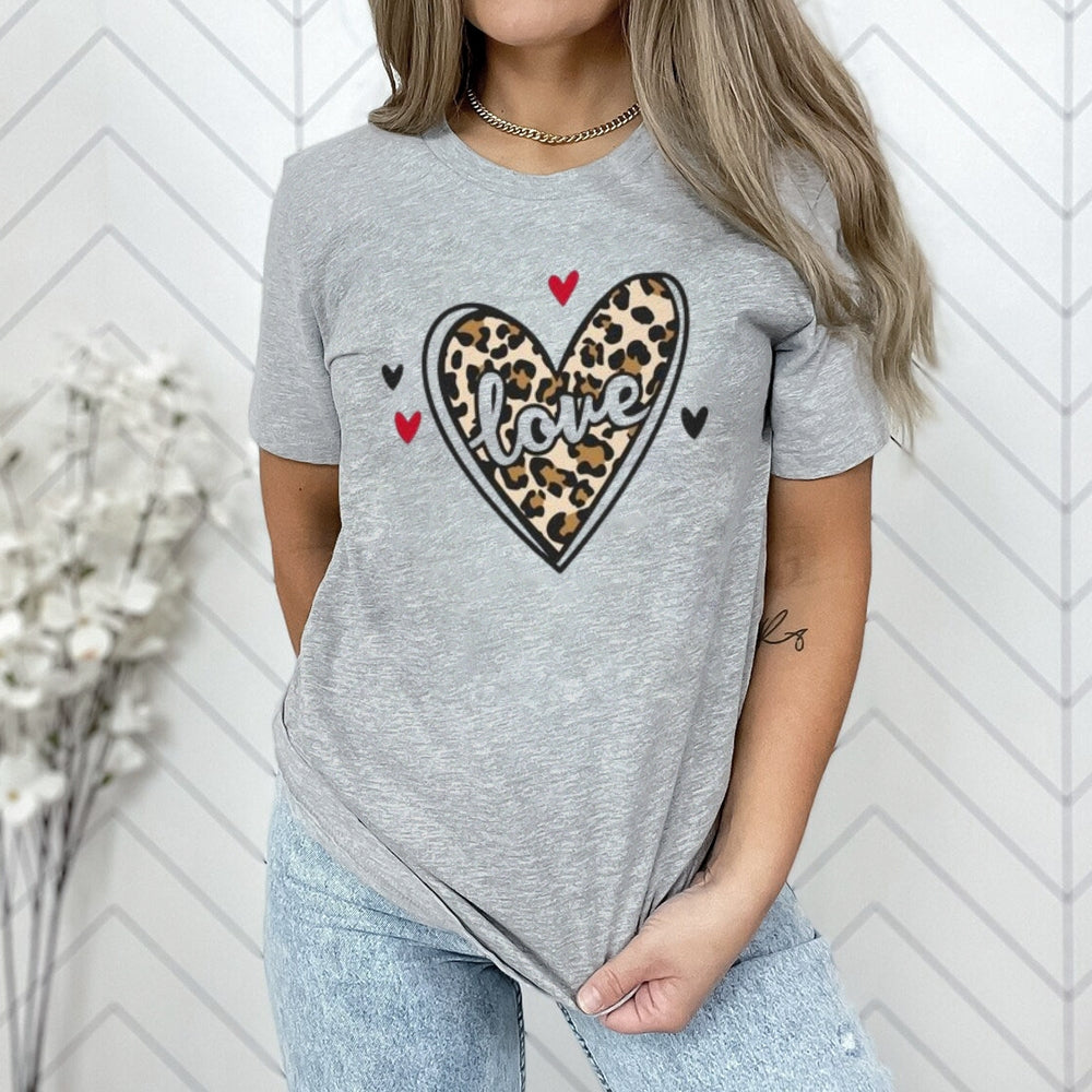 Women Love Leopard Heart Valentine's Day Print  Graphic T-shirt