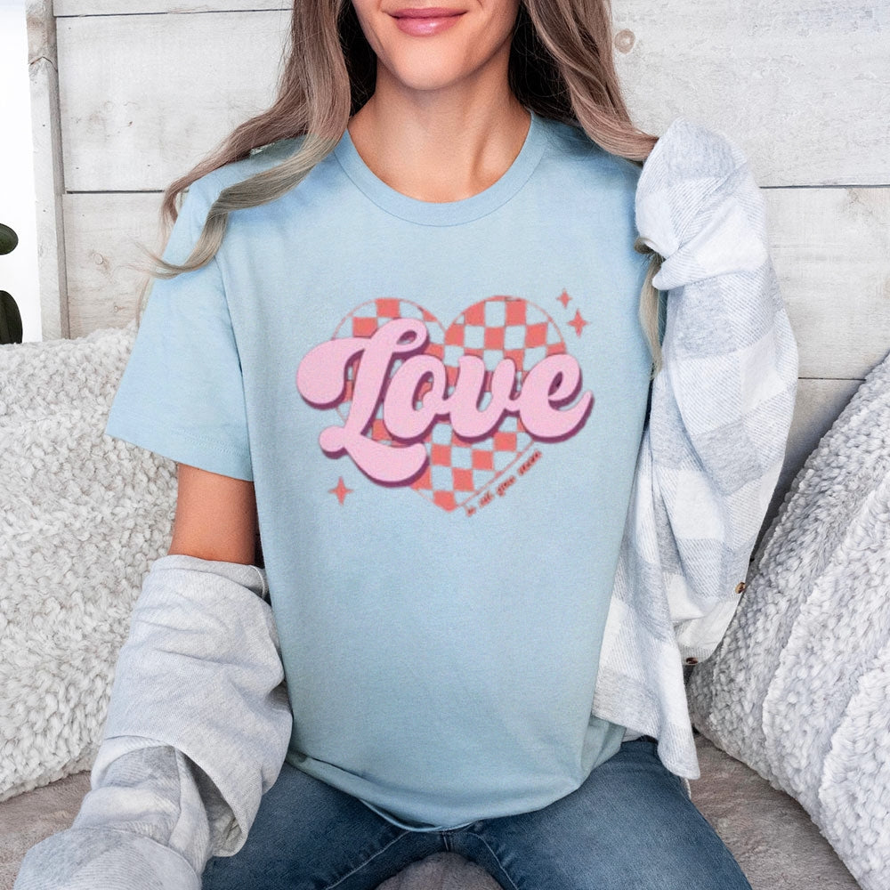 Women Love Pink Heart Valentine's Day Print  Graphic T-shirt