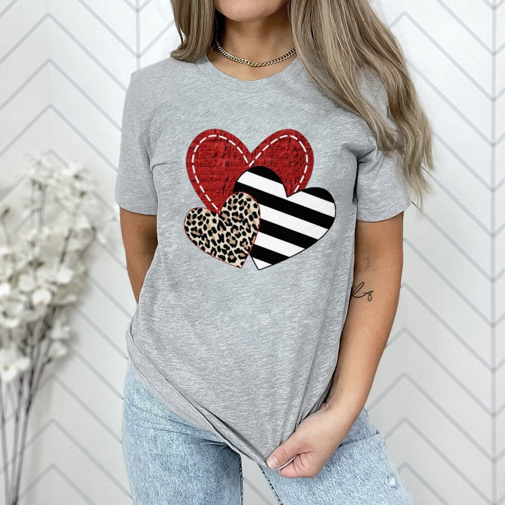 Women Love Leopard Heart Valentine's Day Print  Graphic T-shirt