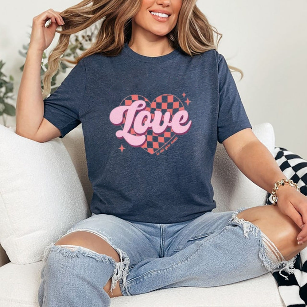 Women Love Pink Heart Valentine's Day Print  Graphic T-shirt