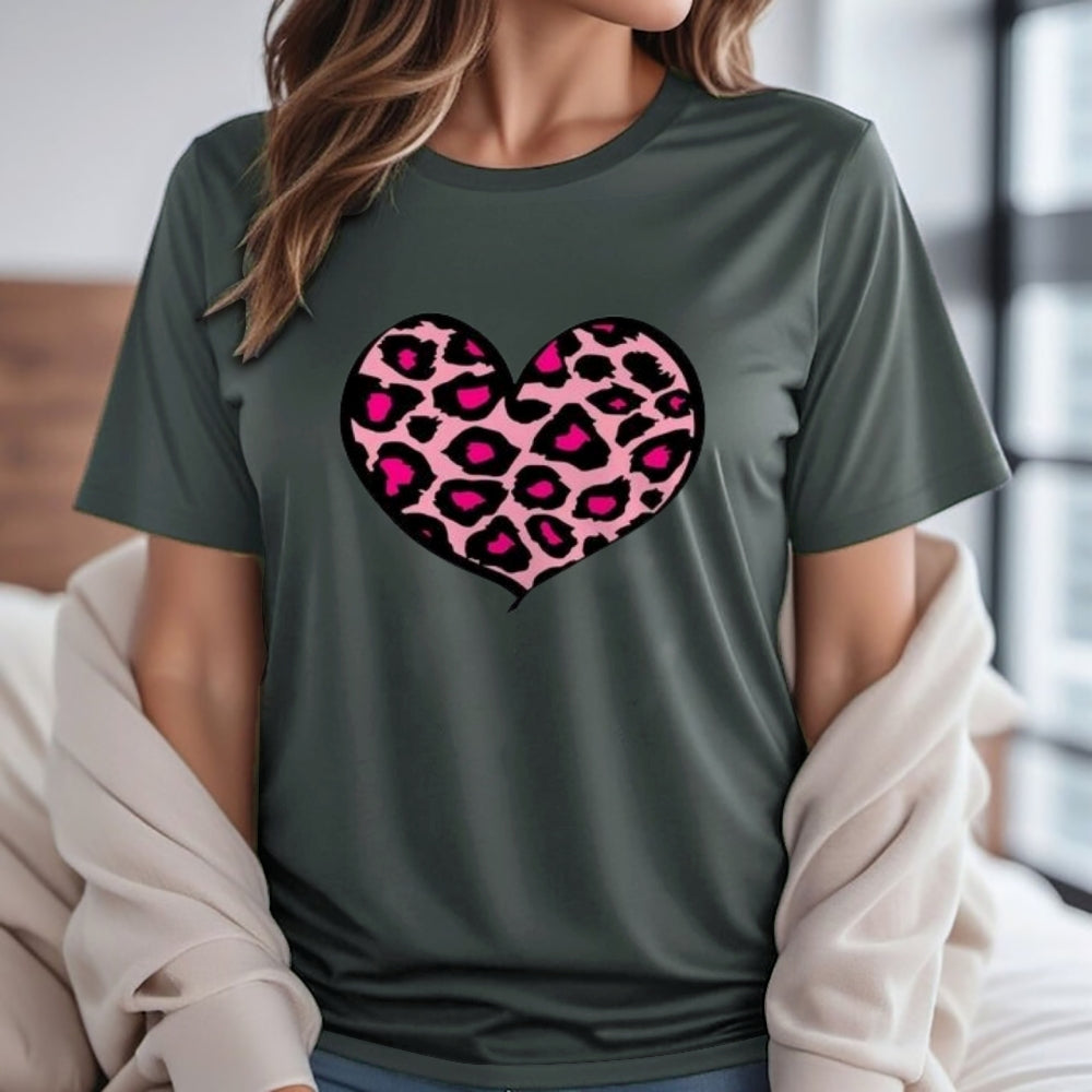 Women Love Leopard Heart Valentine's Day Print  Graphic T-shirt