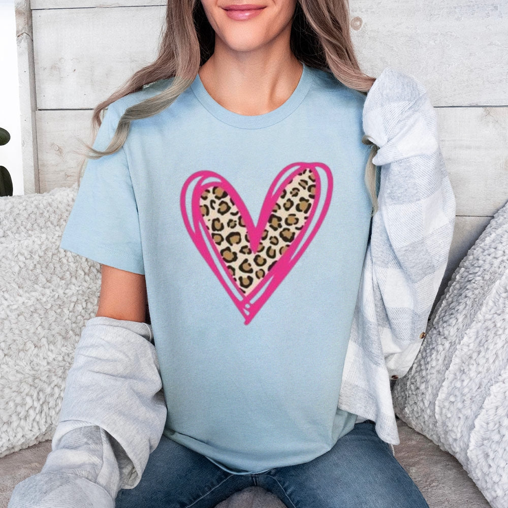 Women Love Leopard Heart Valentine's Day Print  Graphic T-shirt