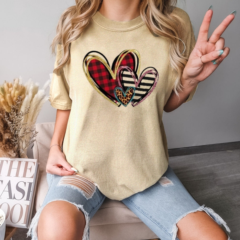 Women Love Leopard Heart Valentine's Day Print  Graphic T-shirt