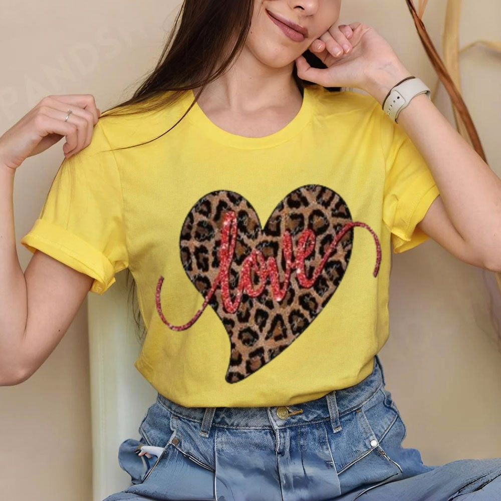 Women Love Leopard Heart Valentine's Day Print  Graphic T-shirt