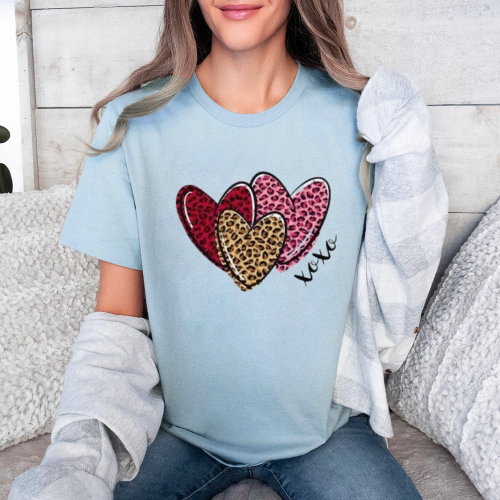 Women Love Leopard Heart Valentine's Day Print  Graphic T-shirt