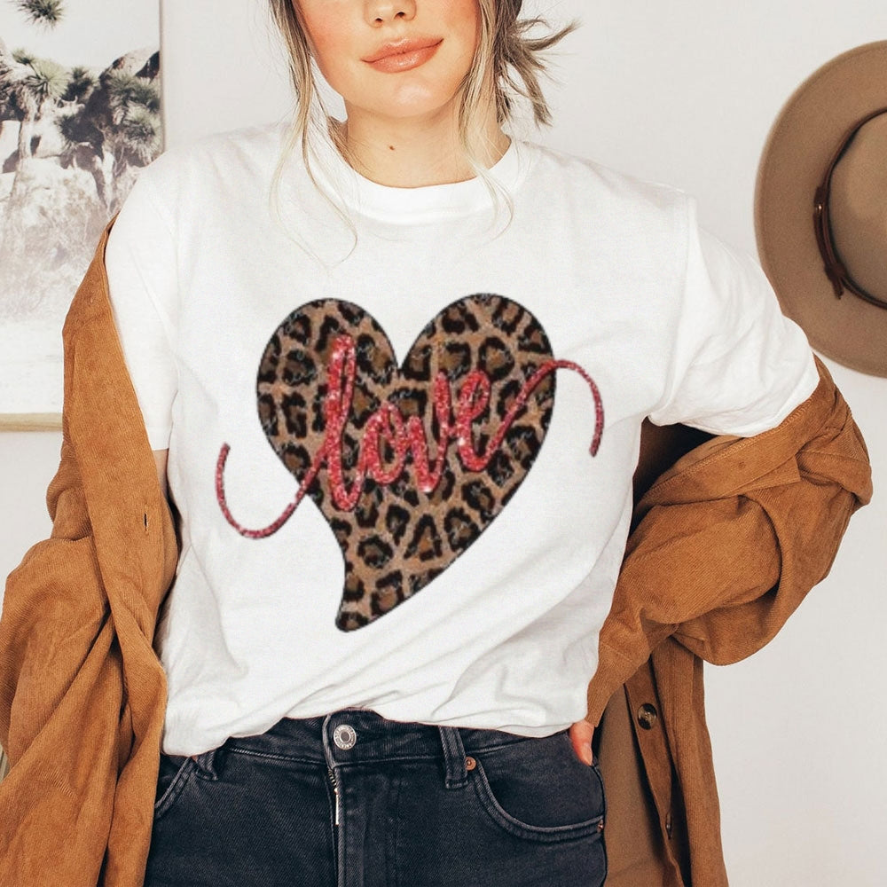 Women Love Leopard Heart Valentine's Day Print  Graphic T-shirt