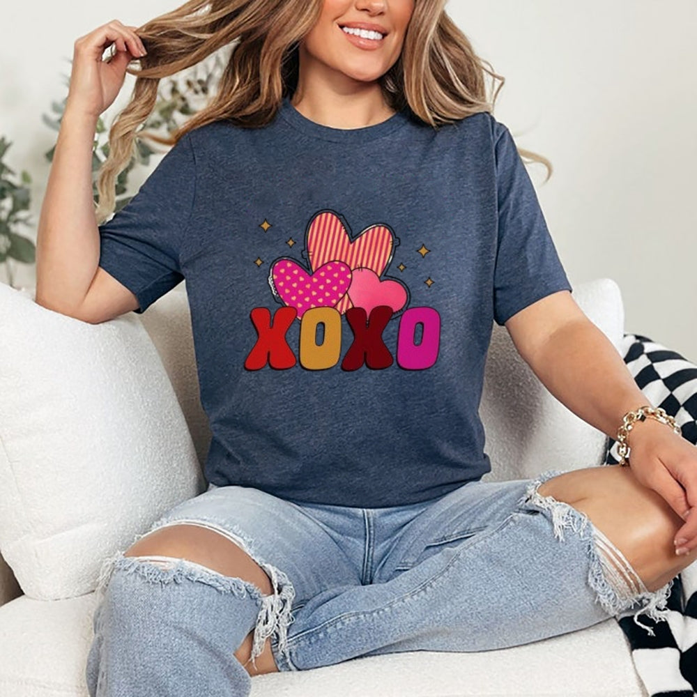 Women Love Red Heart Valentine's Day Print Graphic T-shirt