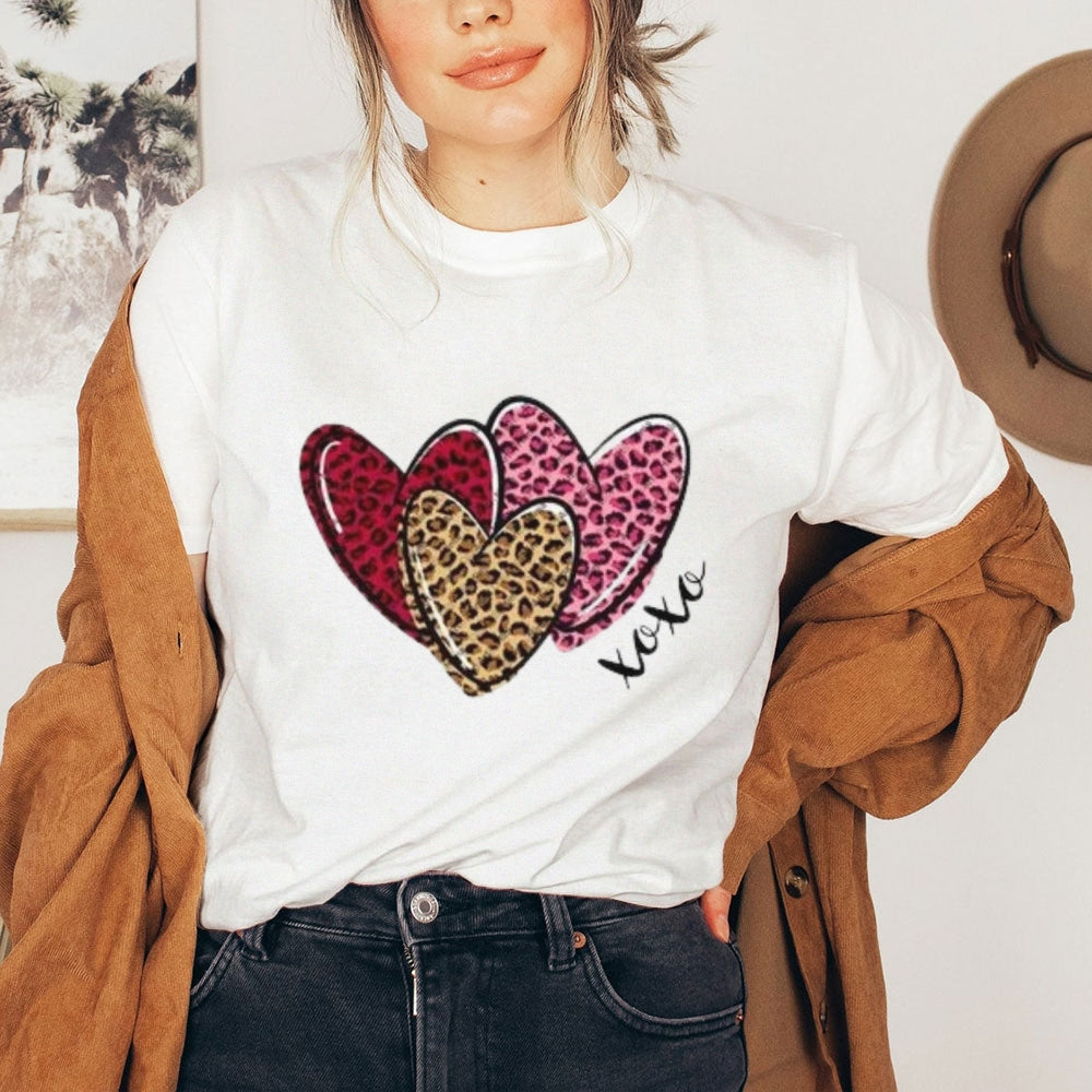 Women Love Leopard Heart Valentine's Day Print  Graphic T-shirt