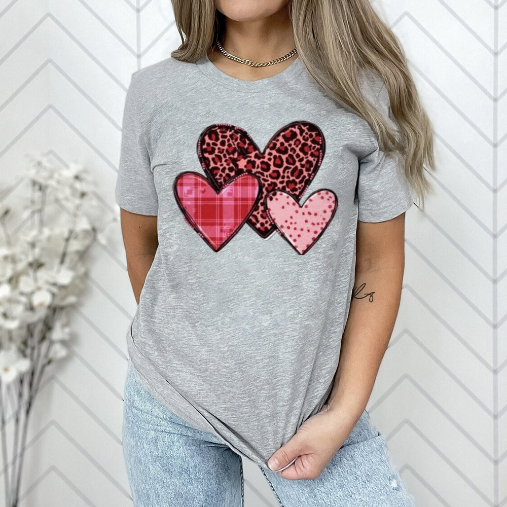 Women Love Leopard Heart Valentine's Day Print  Graphic T-shirt