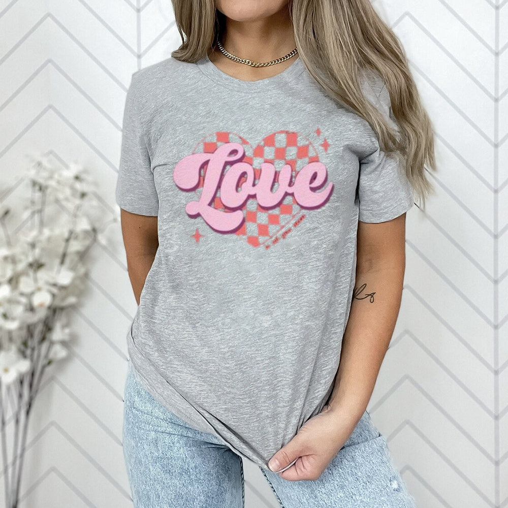 Women Love Pink Heart Valentine's Day Print  Graphic T-shirt