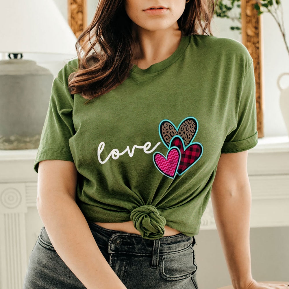 Women Love Leopard Heart Valentine's Day Print  Graphic T-shirt