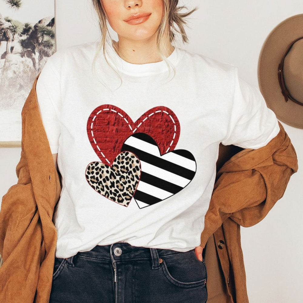 Women Love Leopard Heart Valentine's Day Print  Graphic T-shirt