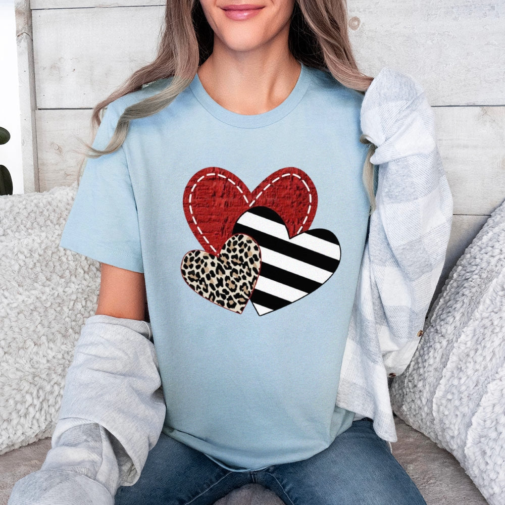 Women Love Leopard Heart Valentine's Day Print  Graphic T-shirt