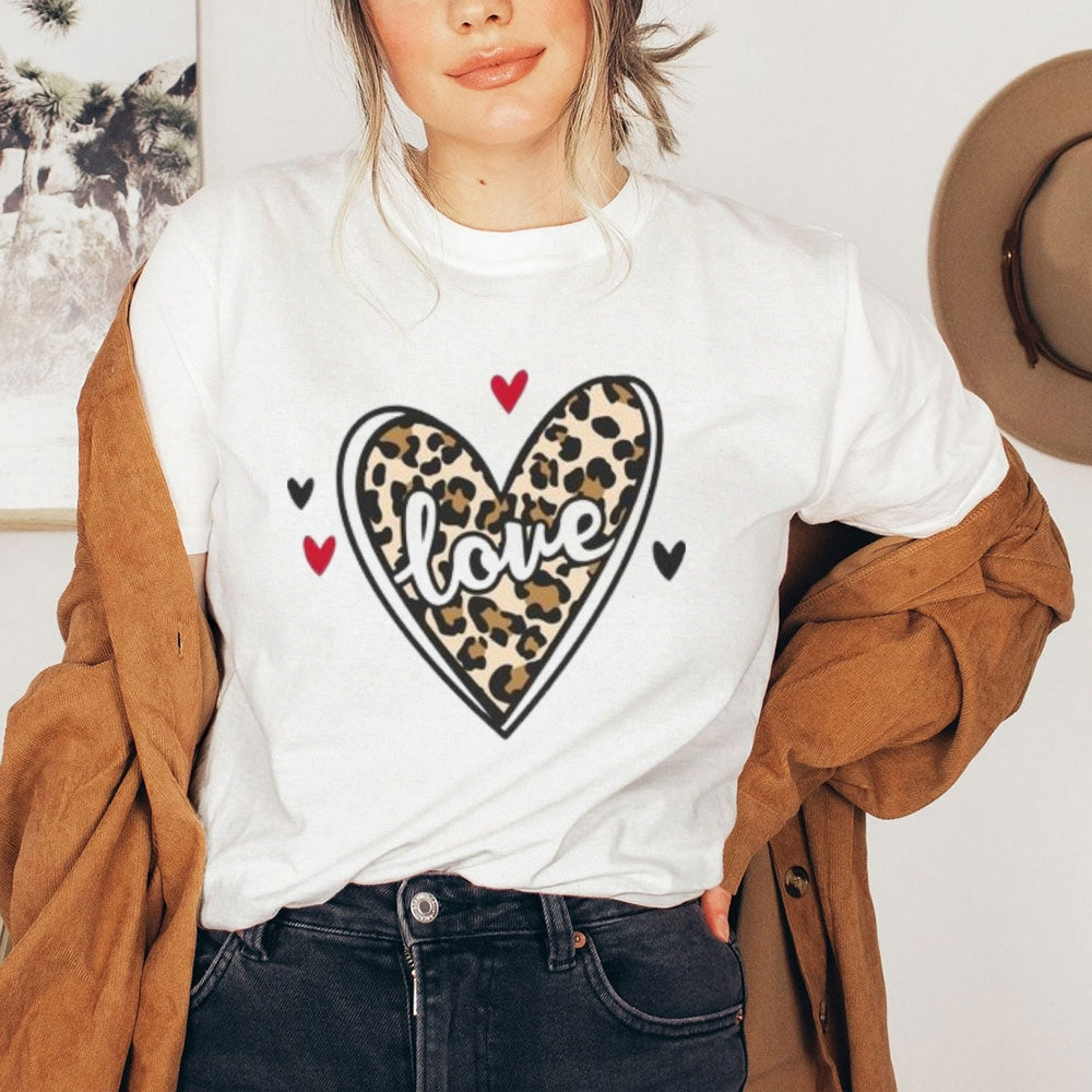 Women Love Leopard Heart Valentine's Day Print  Graphic T-shirt