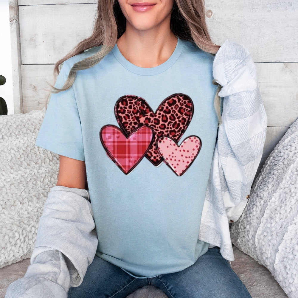 Women Love Leopard Heart Valentine's Day Print  Graphic T-shirt