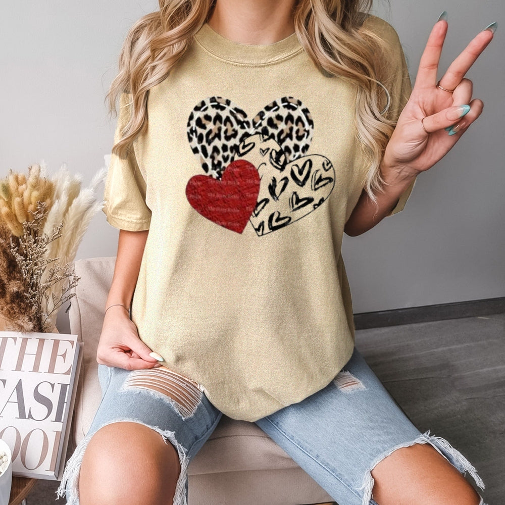 Women Love Leopard Heart Valentine's Day Print Graphic T-shirt