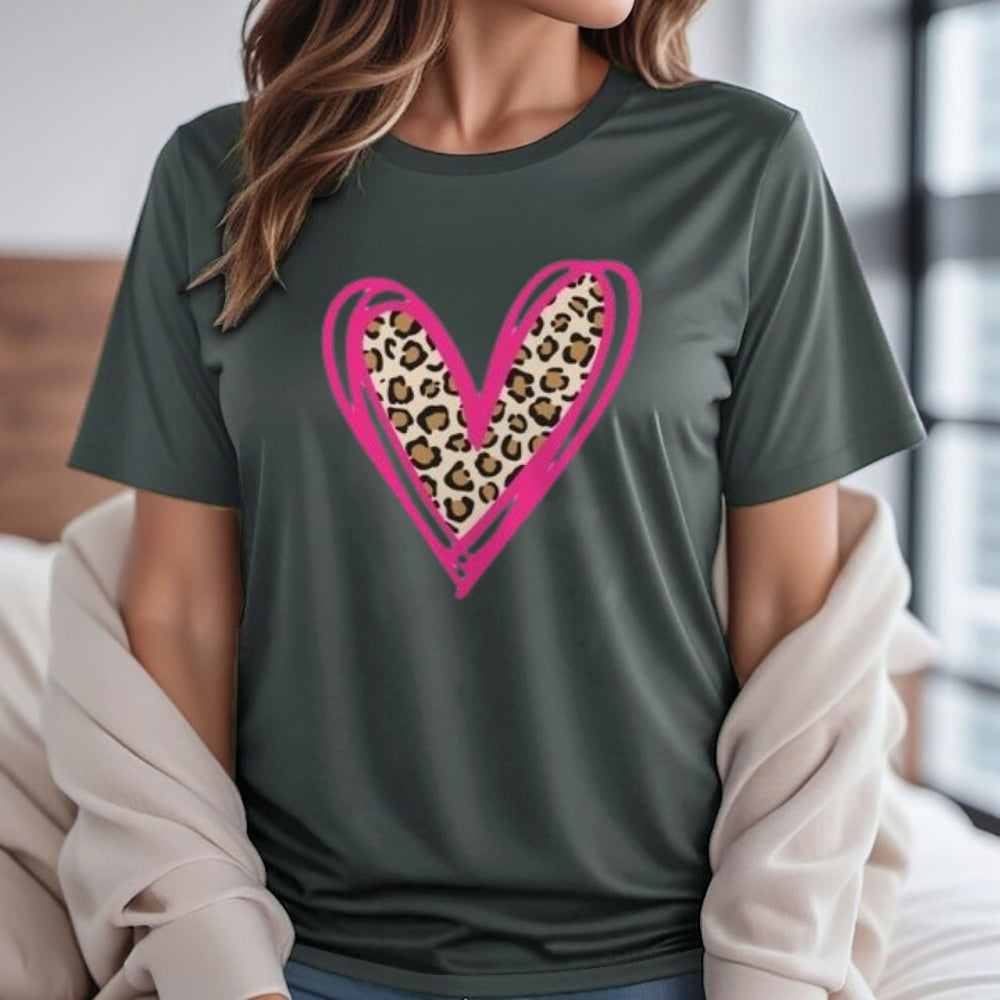 Women Love Leopard Heart Valentine's Day Print  Graphic T-shirt